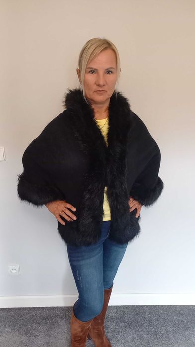 Bolerko narzutka czarne z futerkiem