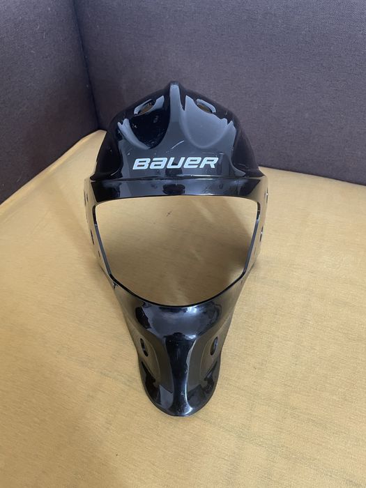 Шлем воротаря пластик