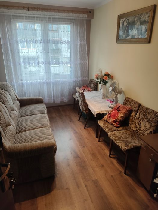 Bez czynszowe mieszkanie w blok 1 piętro,2 pokoje,balkon, piwnica