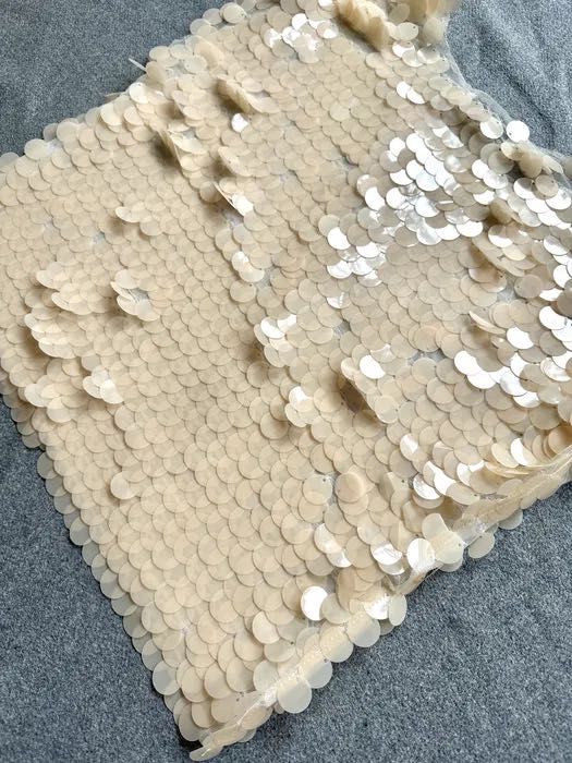 Front Row Shop frontrowshop.com bluzka w łuski cekiny kremowa - r. XS