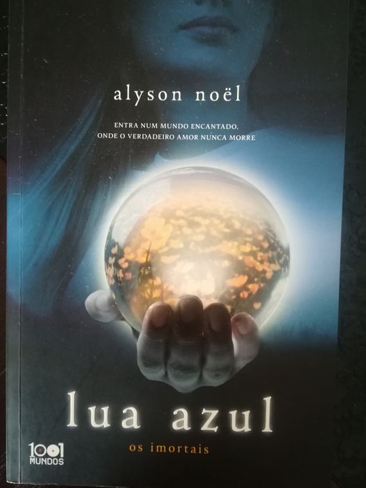 Livro "Lua Azul"