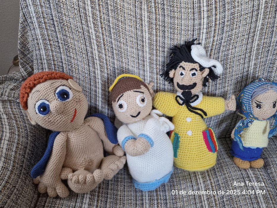 Bonecos em crochet ideal para crianças feitos por mim muito APLATIVOS