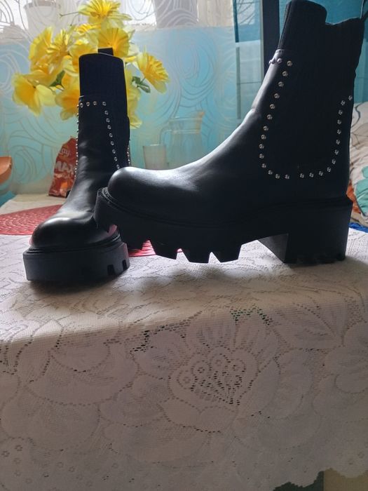 Przedam buty czarne wysokie