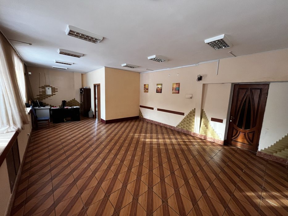 Оренда, продаж комерційного приміщення 270 кв.м.