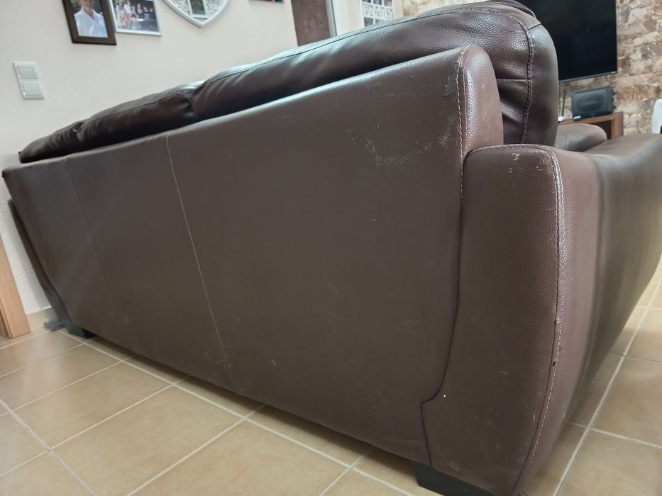 Sofá três lugares