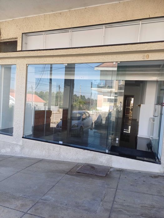 Espaço comercial em Vilar de Andorinho.