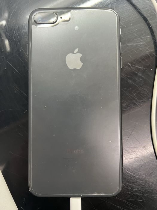 Iphone 8 plus- 64 GB- Desbloqueado