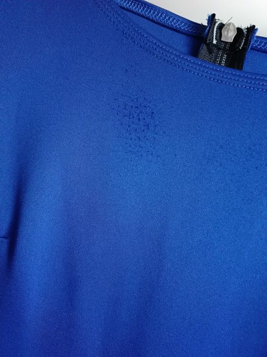 Sukienka w kolorze chabrowym