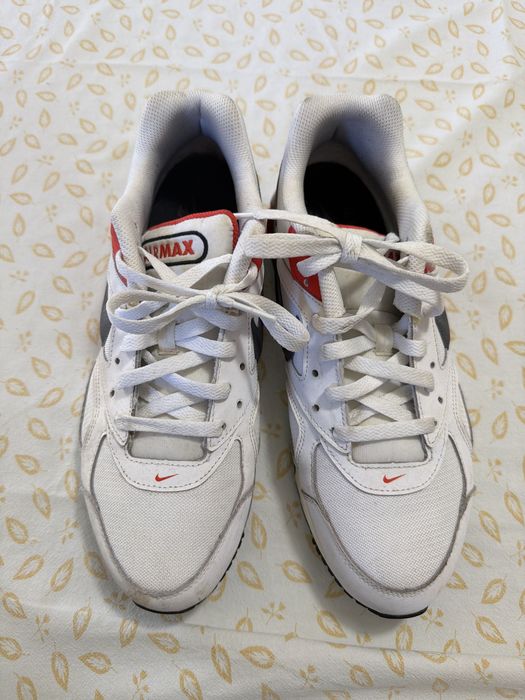 Tenis Nike 43 branca e outra