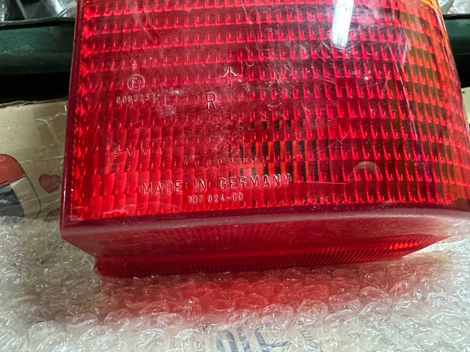 Правый задний фонарь для Ford Escort VII Estate 91AG13A602, 137824-00