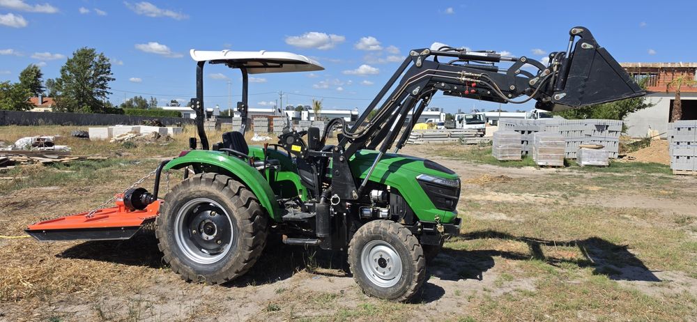 Vendo Trator 40cv com 10h de trabalho