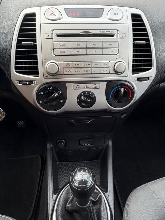 Hyundai i20 | 2012 | Muito Estimado | Revisão Feita