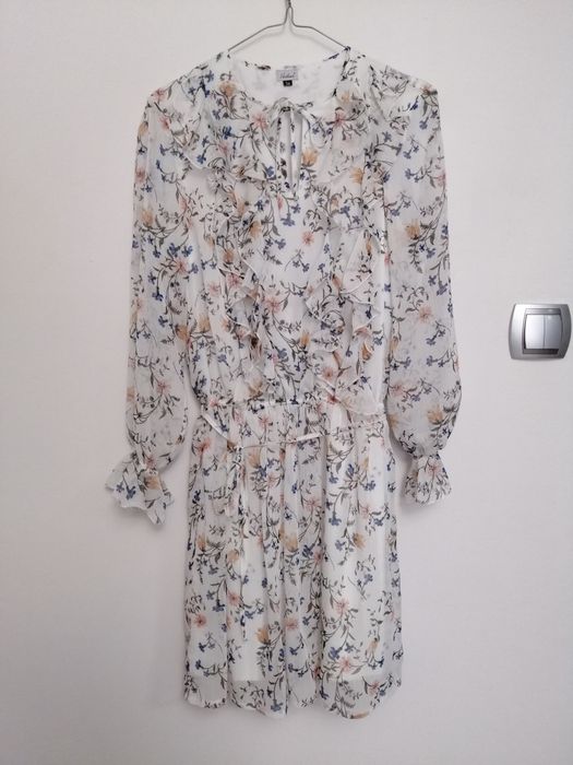 Varlesca sukienka w kwiaty krótka falbanki falankami rozmiar 36