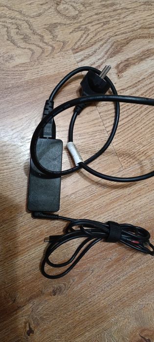 Блок питания к ноутбуку