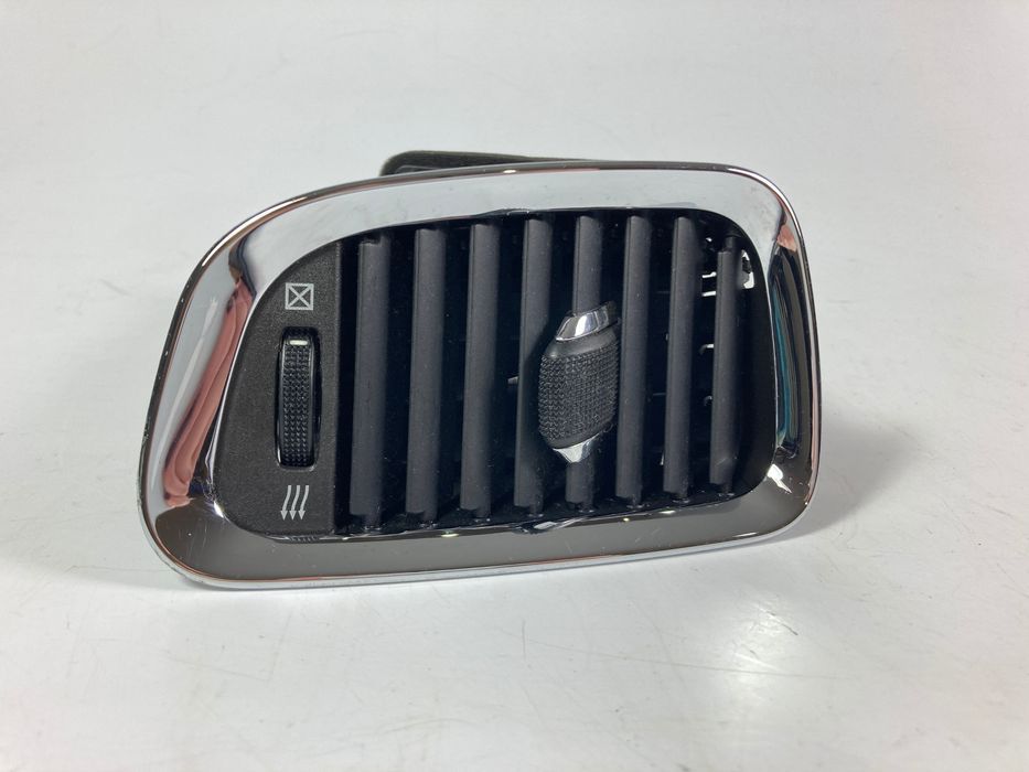 Dodge Durango 2014-20 kratka nawiewu lewa deski rozdzielczej