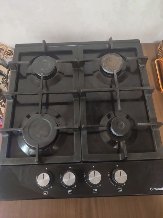 Варочная газовая поверхность в отличном состоянии