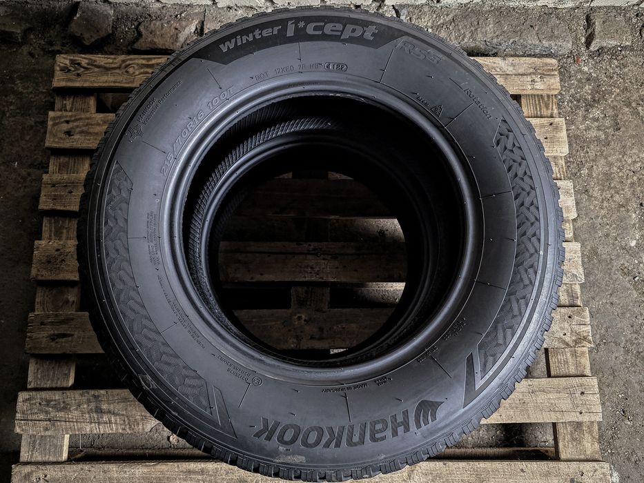 Пара 215/70r16 Hankook | 7.5mm | 2022 | Made in Hungary | Преміум зимові шини | 2шт | Як нові, ідеальний стан, без ремонтів, без дефектів