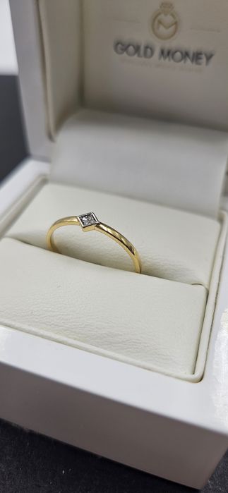 Złoty pierścionek z delikatną cyrkonią 585 GOLD MONEY