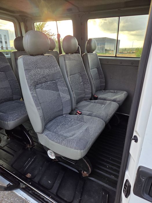 Renault master 1.9dci klimatyzacja 9 osób.
