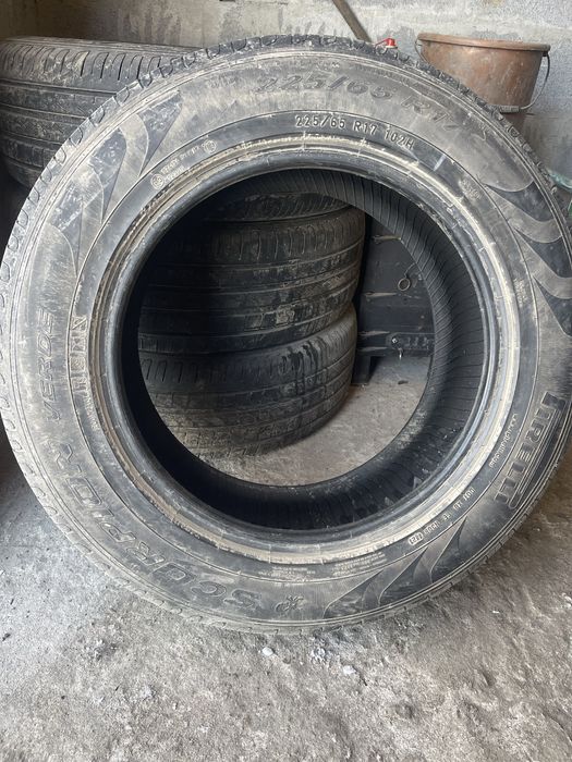 Продам шини 225/65/17