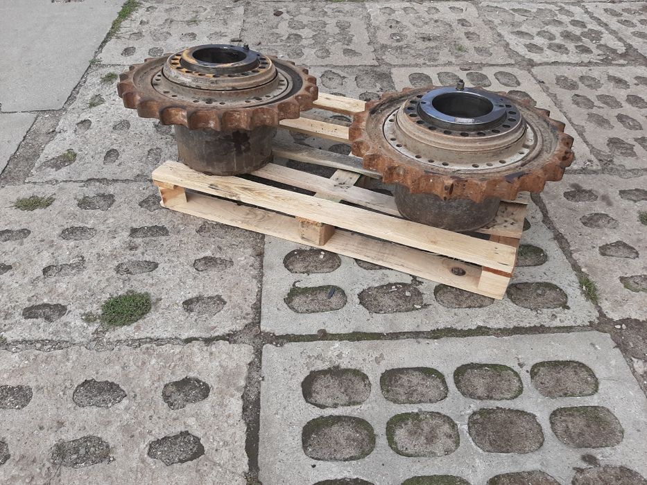 Zwolnice do koparki gąsienicowej LIEBHERR R 912, 914, 924 komplet