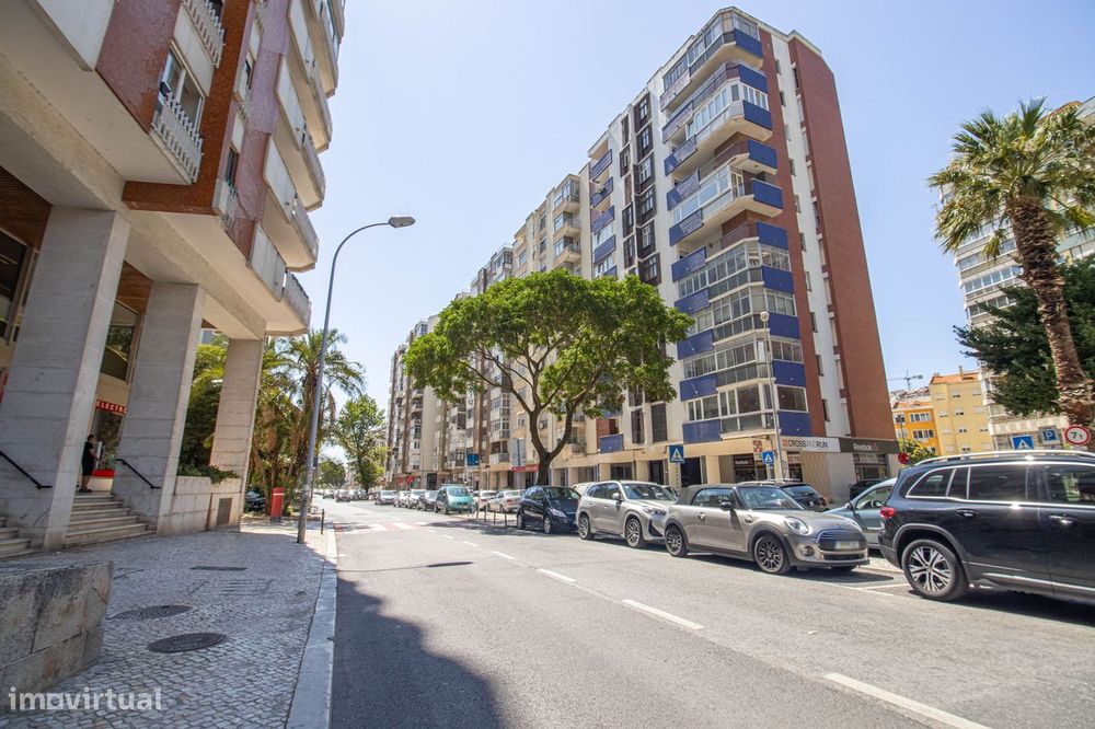 Apartamento T4 - Algés