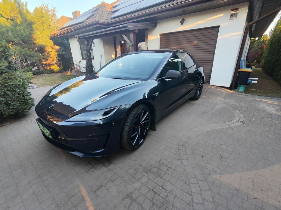 Tesla Model 3 Tesla Model 3 PERFORMANCE (Highland) , stan TOP,  3.1sek-0-100km/h,