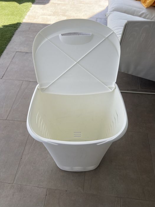 Cesto de roupa 70 litros como novo