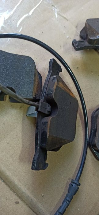 Передні та задні гальмівні диски та колодки BMW F15