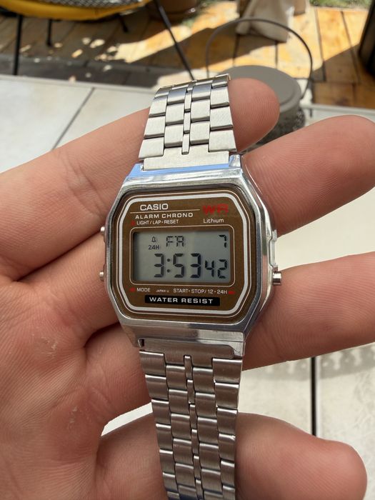 Zegrek casio meski pomarnaczowy