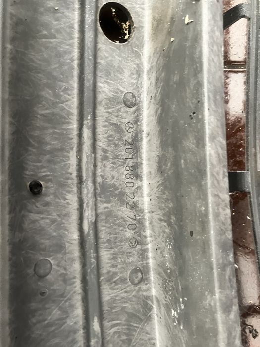 Pára-choques Frente Mercedes w201 / 190D com LIFT