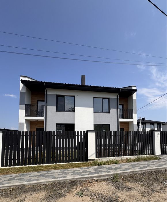 Продаж дуплексу в с.Тарасове.