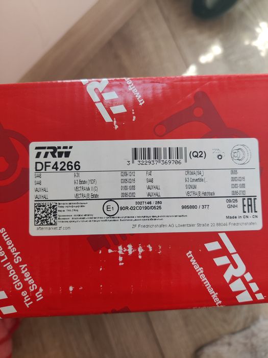 TRW DF4266 | Tarcze hamulcowe tył | Vectra C | SAAB 9-3