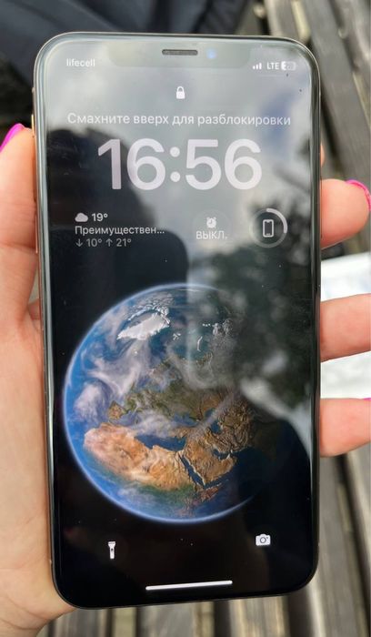 Продам iPhone XS 64 gb