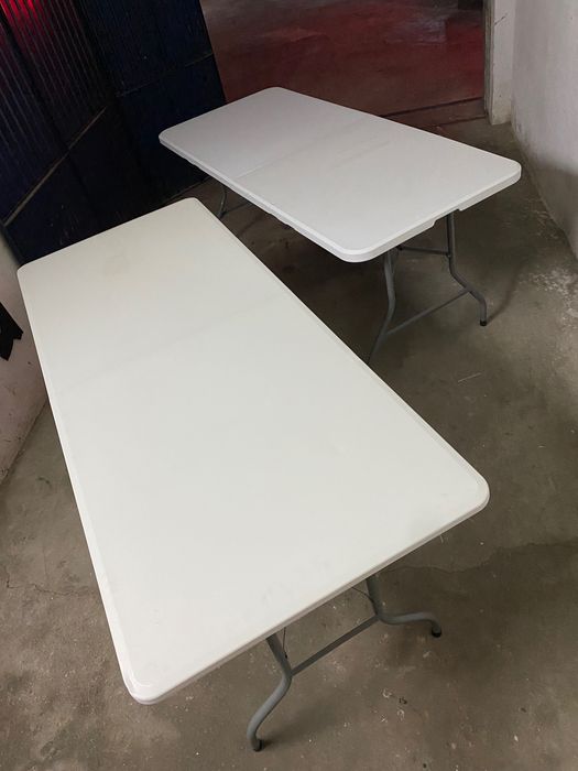 Tenho 2 mesas para alugar
