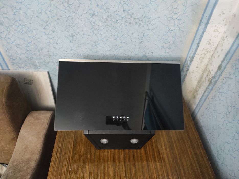 Продам  кухонную вытяжку