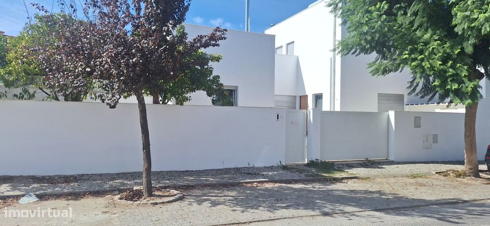 Moradia Unifamiliar T3 em Évora (Álamos e Senhora da Saúde)