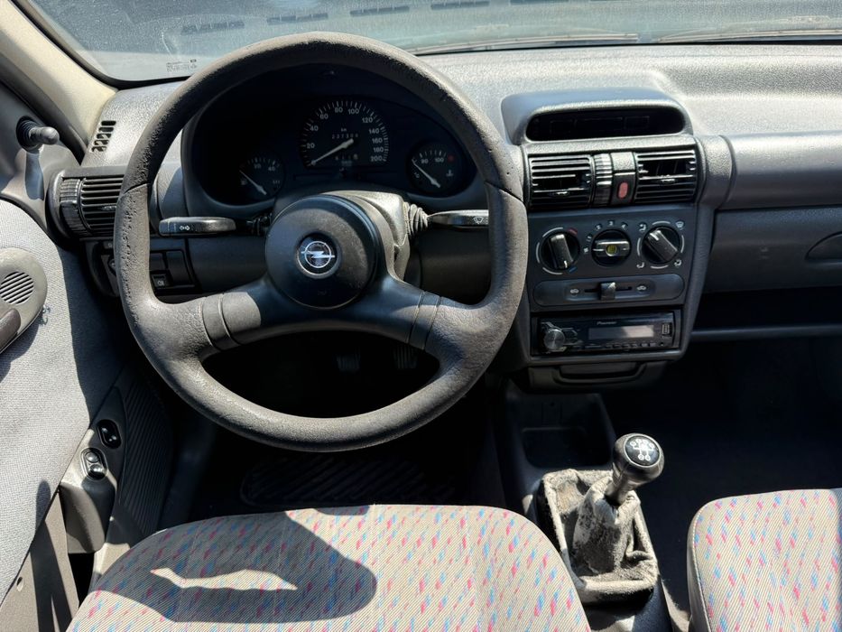 Opel corsa 1.2i