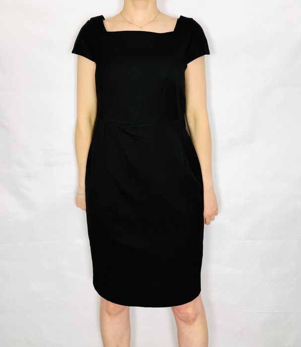 Czarna sukienka z kwadratowym dekoltem M 38