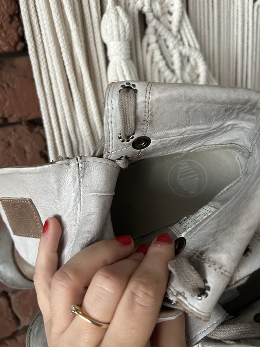 Buty firmy Palladium w rozmiarze 36