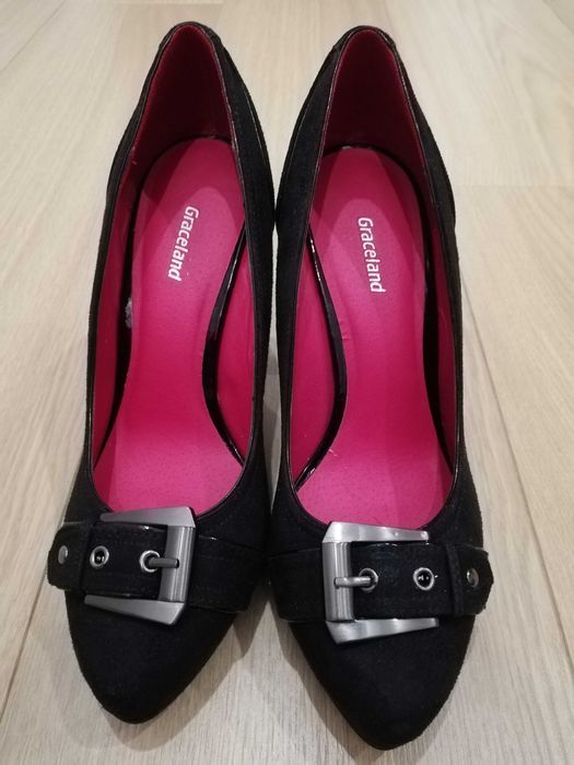 Czarne zamszowe półbuty na obcasie rozm. 38