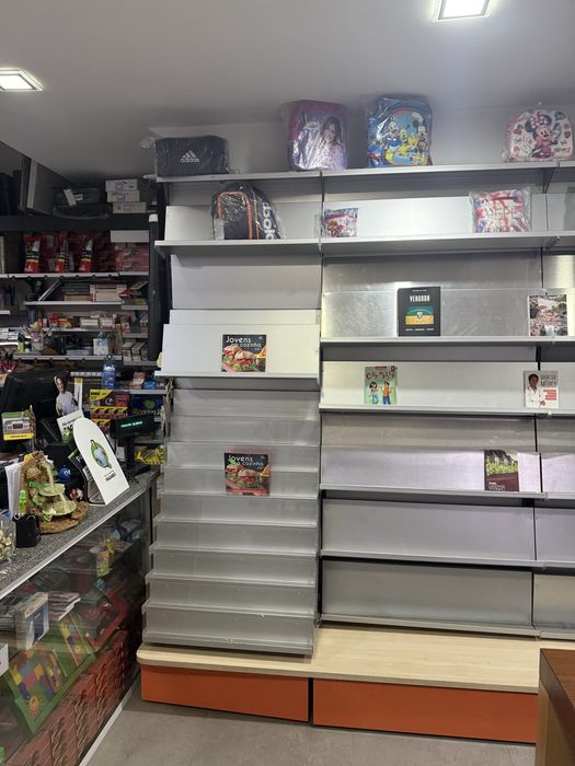 Estante de expositor.