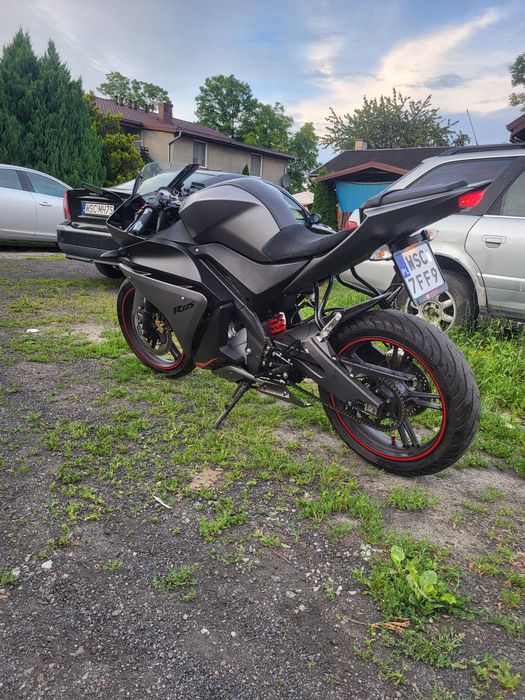 Yamaha yzf-r 125 MATTE GREY !