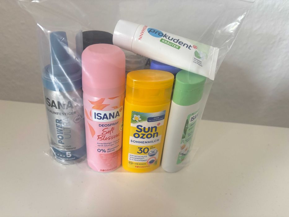 Zestaw podróżny 8w1 – mini kosmetyki z Niemiec – bagaż podręczny