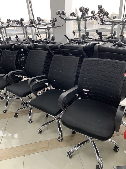 РАСПРОДАЖА офисной мебели кресла стулья: 300 грн. - Офісні меблі Київ ...