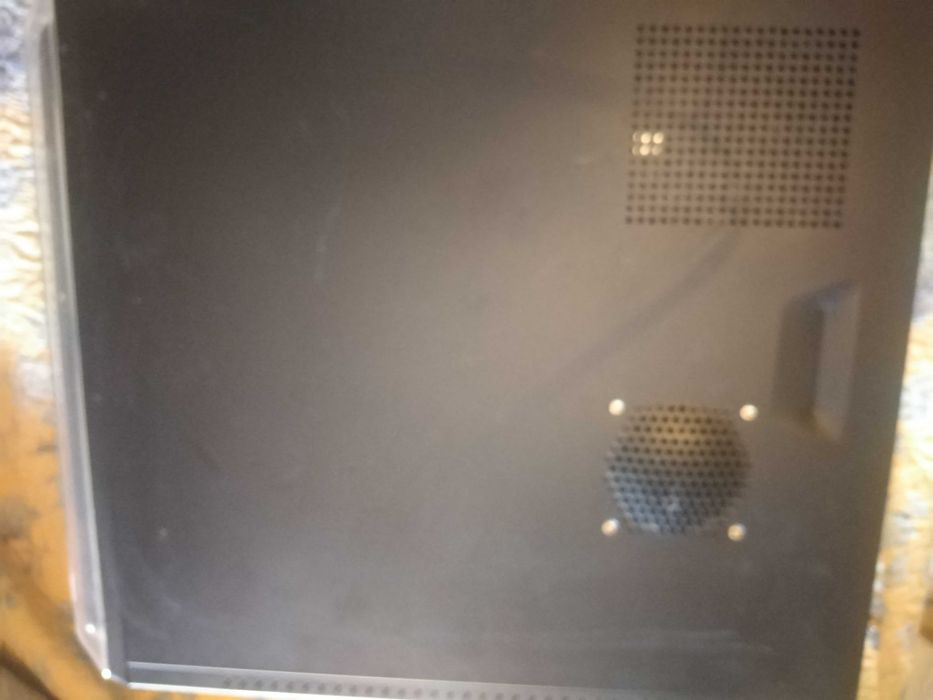 Torre de computador usada