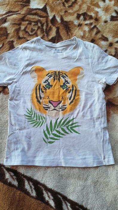 T-shirt dla chłopca 122-128