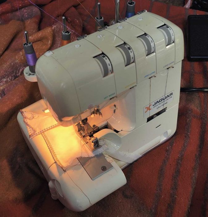 Оверлок Family ml 545d / Jaguar / Medion