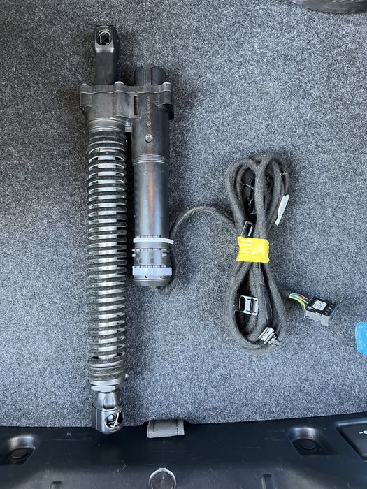 Электропривод (электрический амортизатор) крышки багажника BMW F10: 7 ...