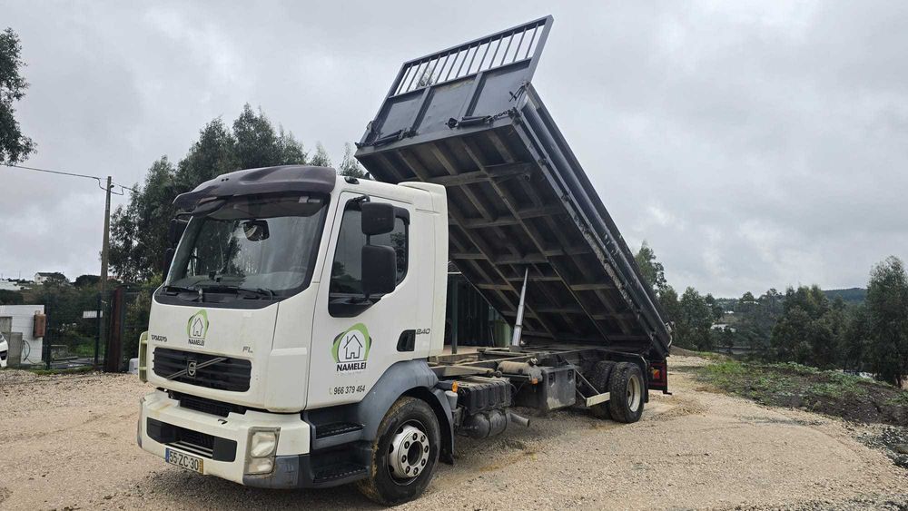 Camião 12T VOLVO FL240